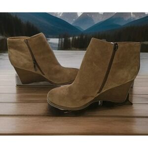 Michael by Michael Shannon Rebeka Tan Suede Wedge Ankle Boots Size 10 Zip‎